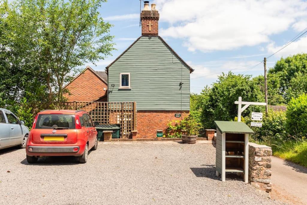 The Summerhouse, Countryside Retreat With Private Hot Tub Bridgnorth Eksteriør billede